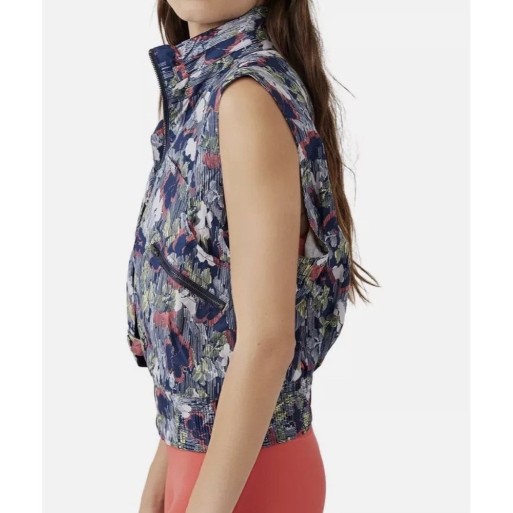 Free People Movement Vest XS Full Zip Pocket Floral Print Hidden Hood NEW - Picture 7 of 15